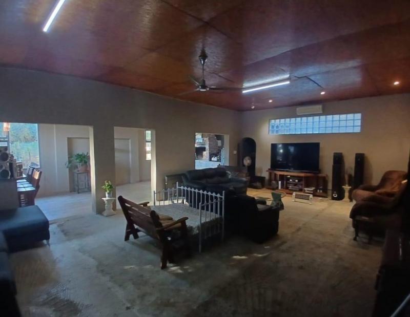 3 Bedroom Property for Sale in Uitenhage Rural Eastern Cape